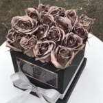 Caja de 16 Rosas (Oro Rosa)