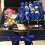 Bandeja Delux 24 Rosas + 14 Ferrero Rocher + Whisky Escoces 18 Años Johnnie Walker Botella 750 Ml + Queso holandes2